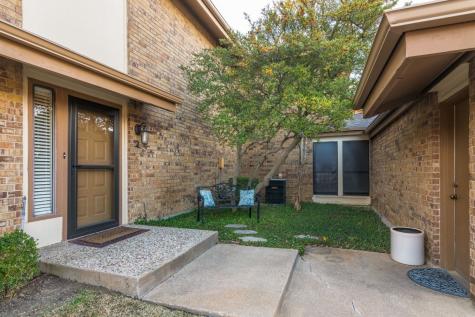 2 Park Lane Bedford TX 76021