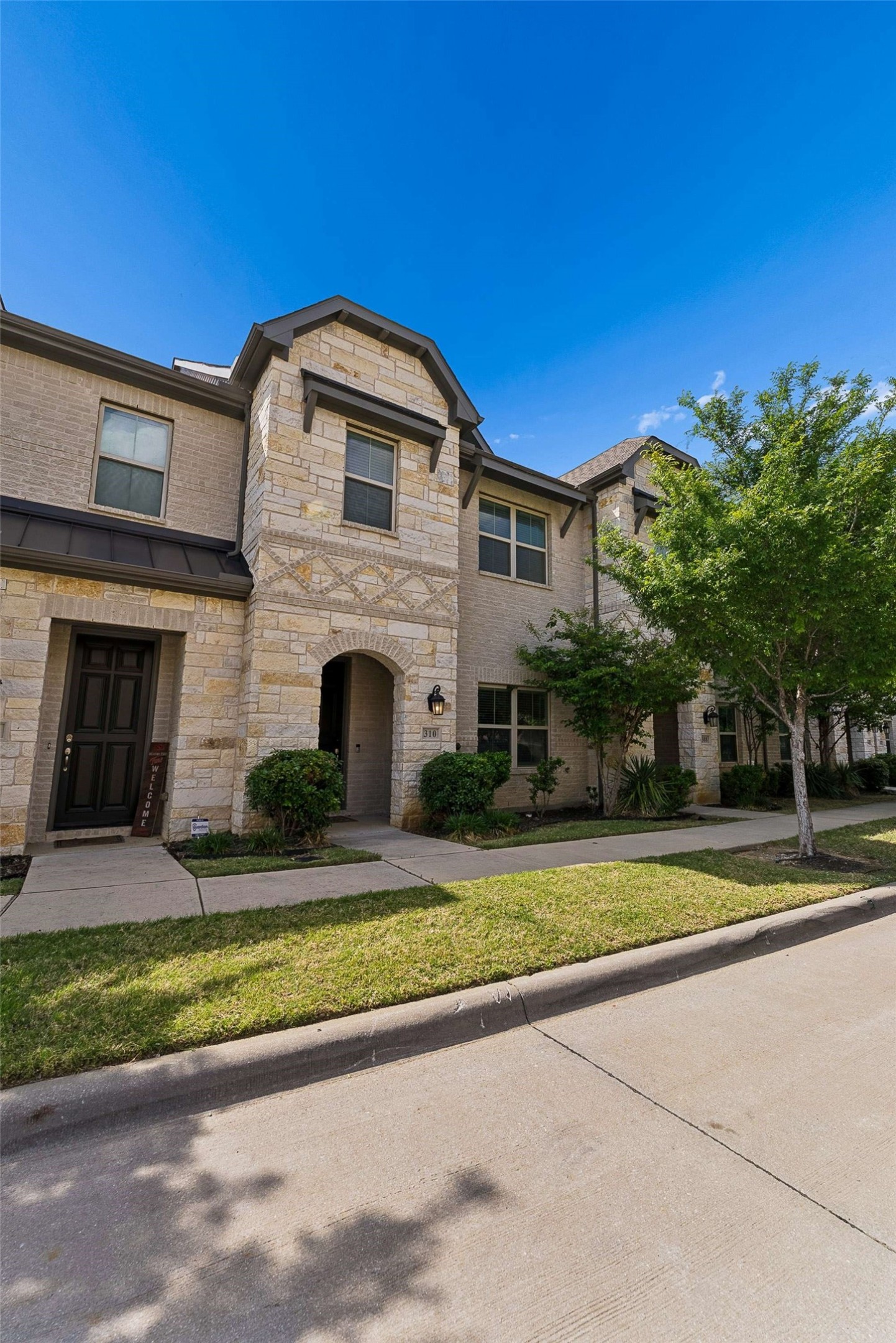 310 Ferndale Street Lewisville TX 75056