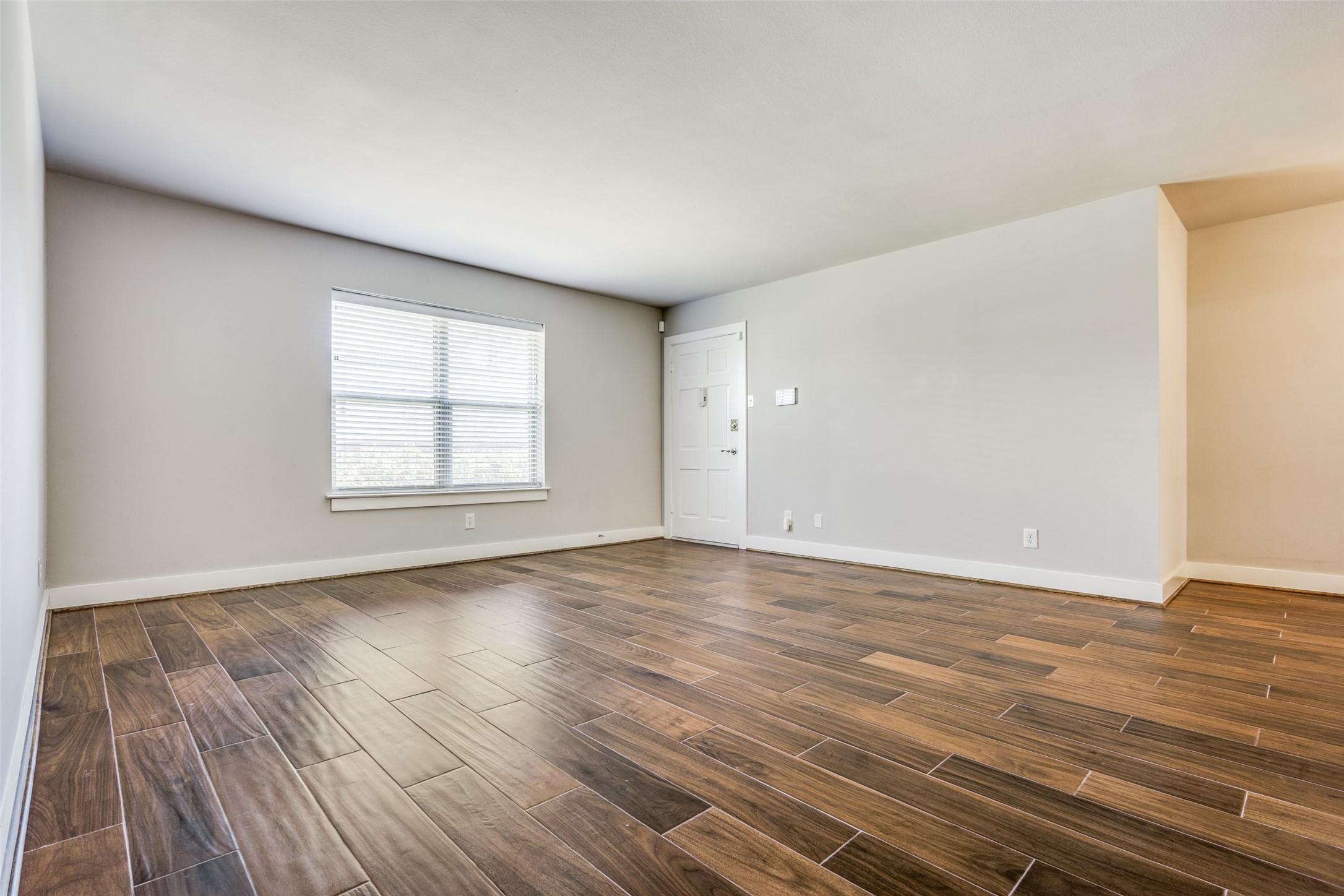 7923 Royal Lane Dallas TX 75230
