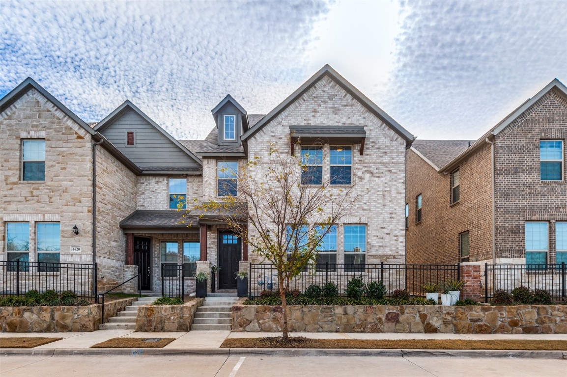 6816 Meadow Crest Drive North Richland Hills TX 76180
