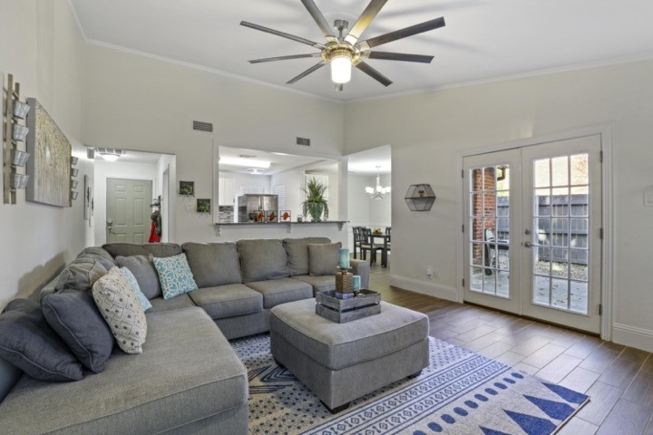 1922 Wilshire Drive Irving TX 75061