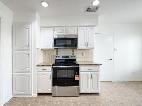 17490 Meandering Way Dallas TX 75252