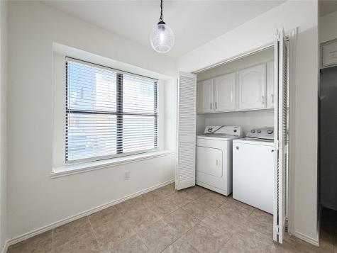 17490 Meandering Way Dallas TX 75252