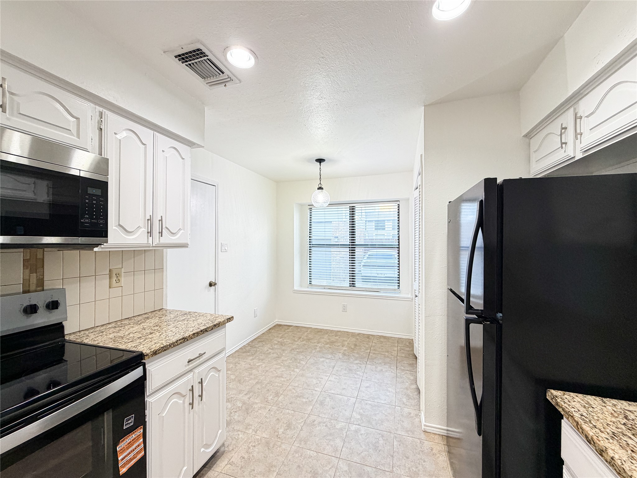 17490 Meandering Way Dallas TX 75252