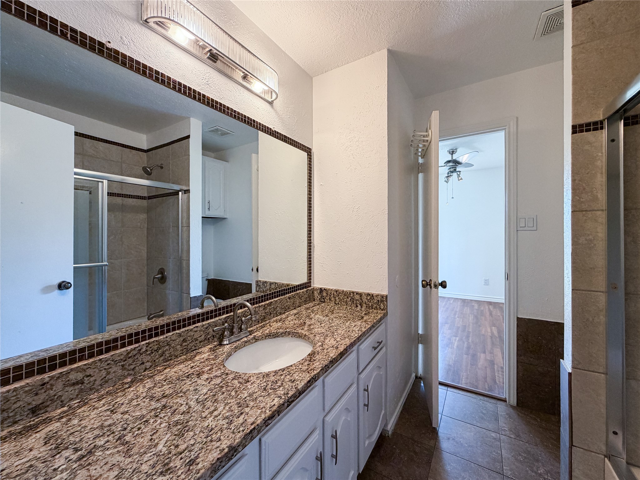 17490 Meandering Way Dallas TX 75252