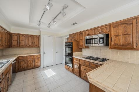 3020 Stonehenge Lane Carrollton TX 75006