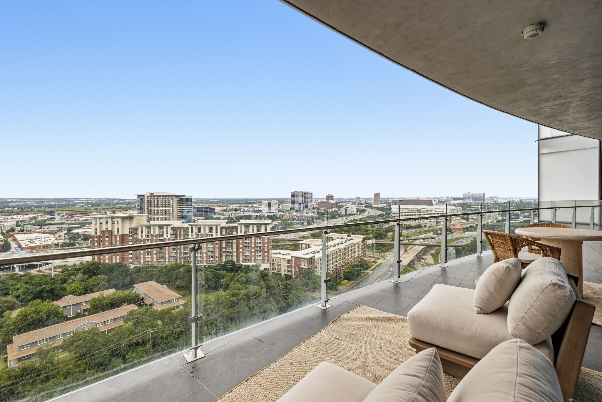 3130 N Harwood Street Dallas TX 75201