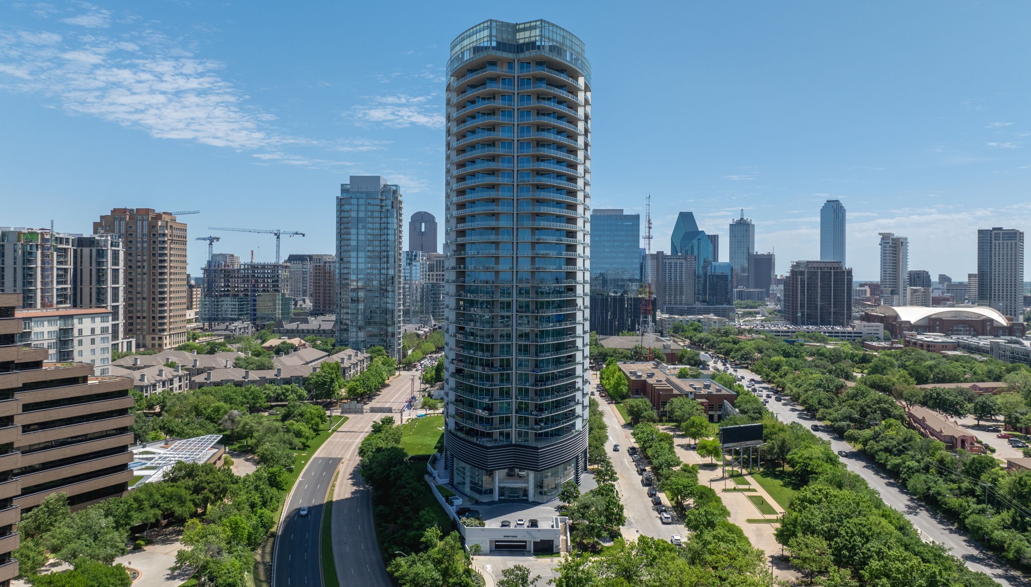 3130 N Harwood Street Dallas TX 75201