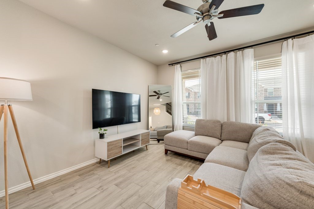 2909 Mare Mesquite TX 75150