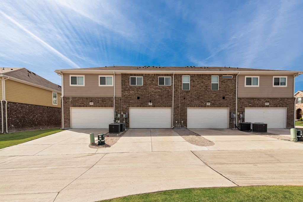 2909 Mare Mesquite TX 75150