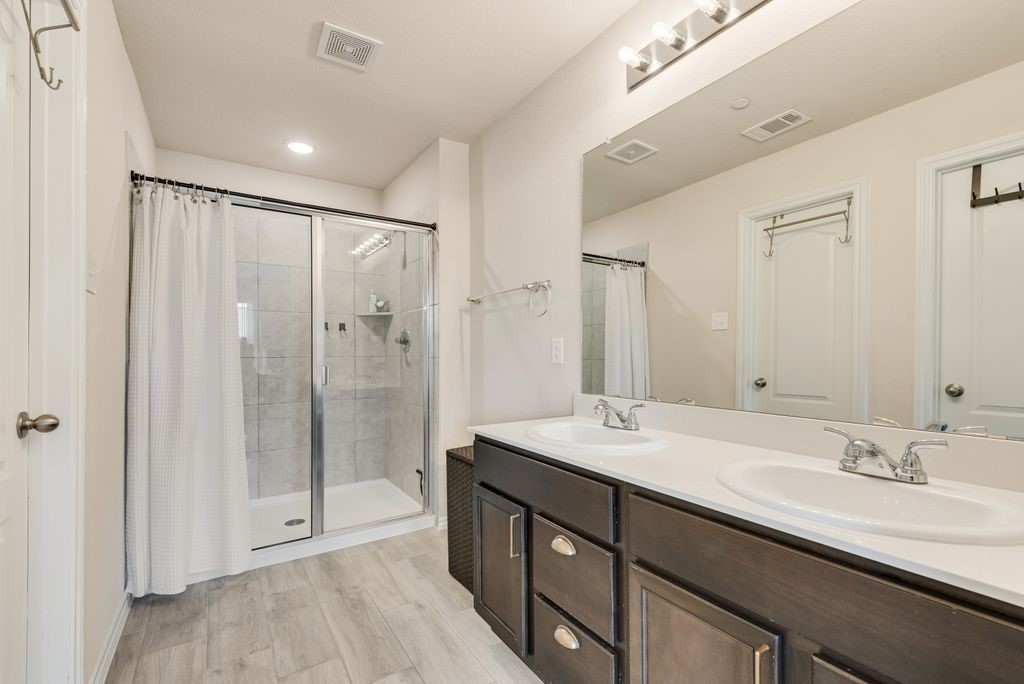 2909 Mare Mesquite TX 75150