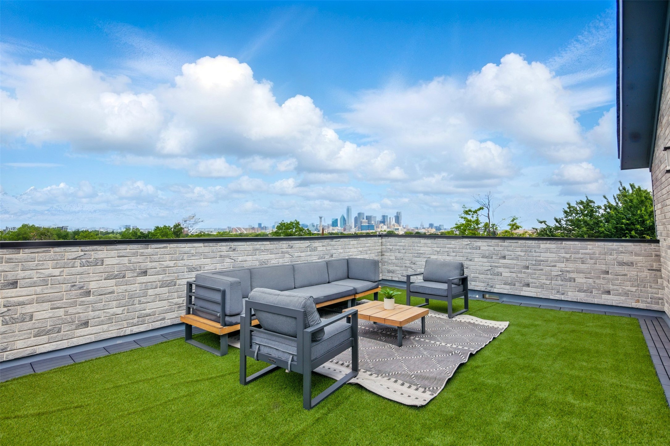 430 E 8th Dallas TX 75203