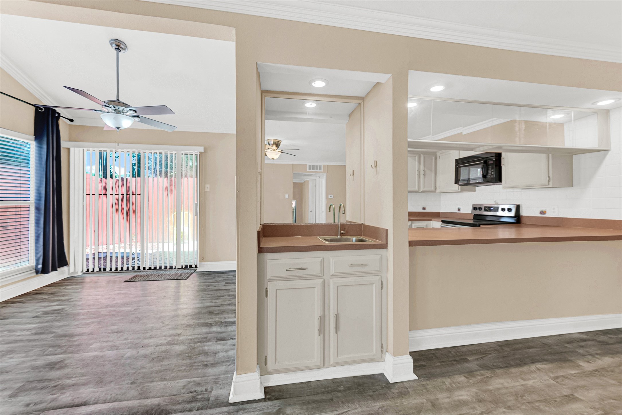 2724 Meadowstone Court Carrollton TX 75006