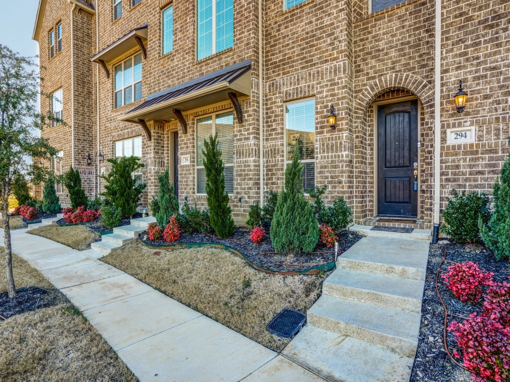 294 Almanor Street Lewisville TX 75056