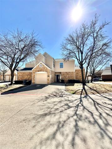 213 Cimarron Trail Irving TX 75063