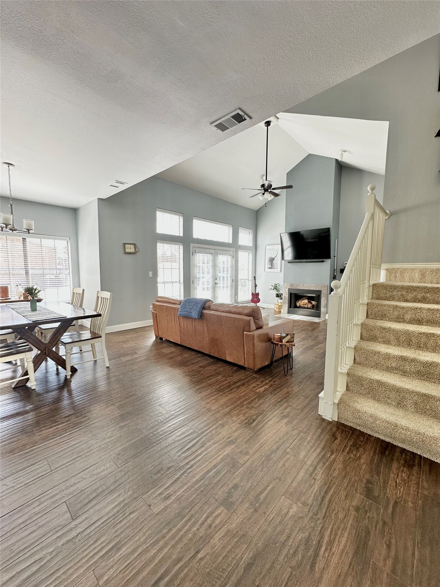 213 Cimarron Trail Irving TX 75063