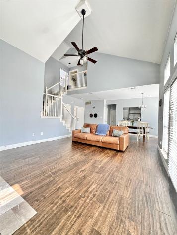 213 Cimarron Trail Irving TX 75063