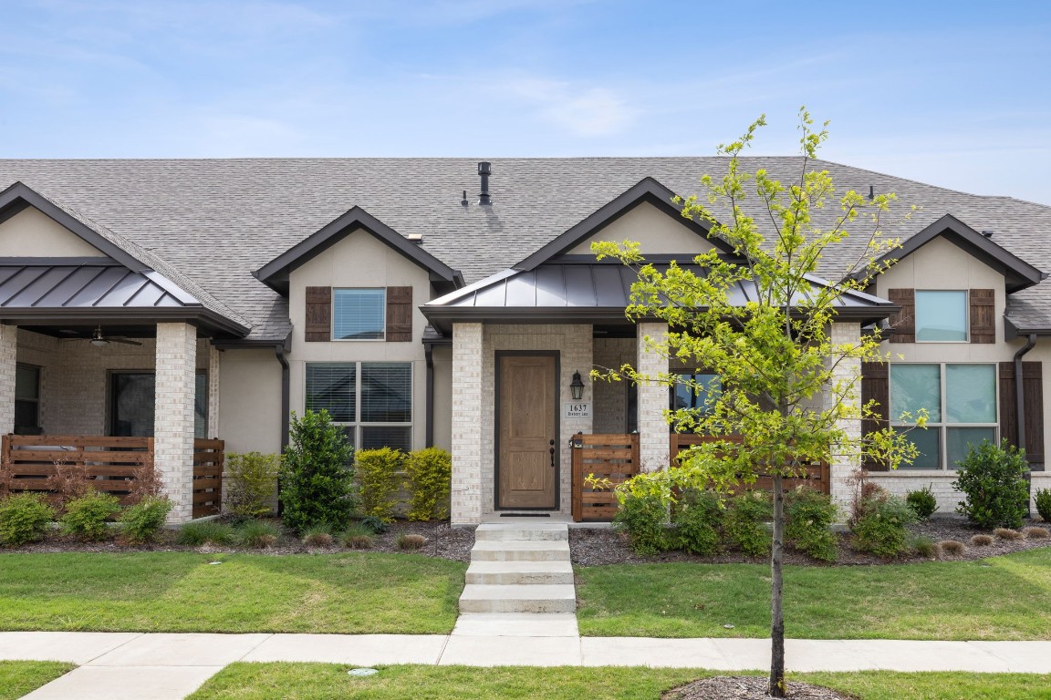 1637 Dewberry Lane Garland TX 75042