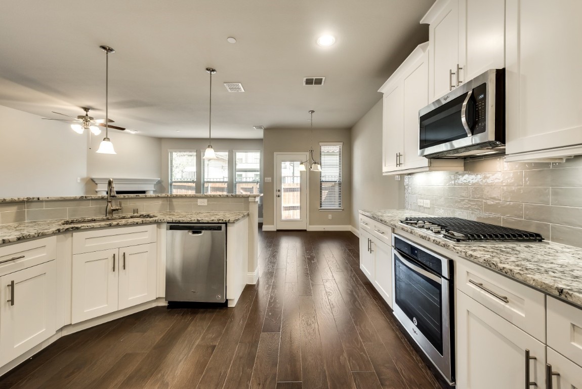 553 Hutchinson Lane Lewisville TX 75077
