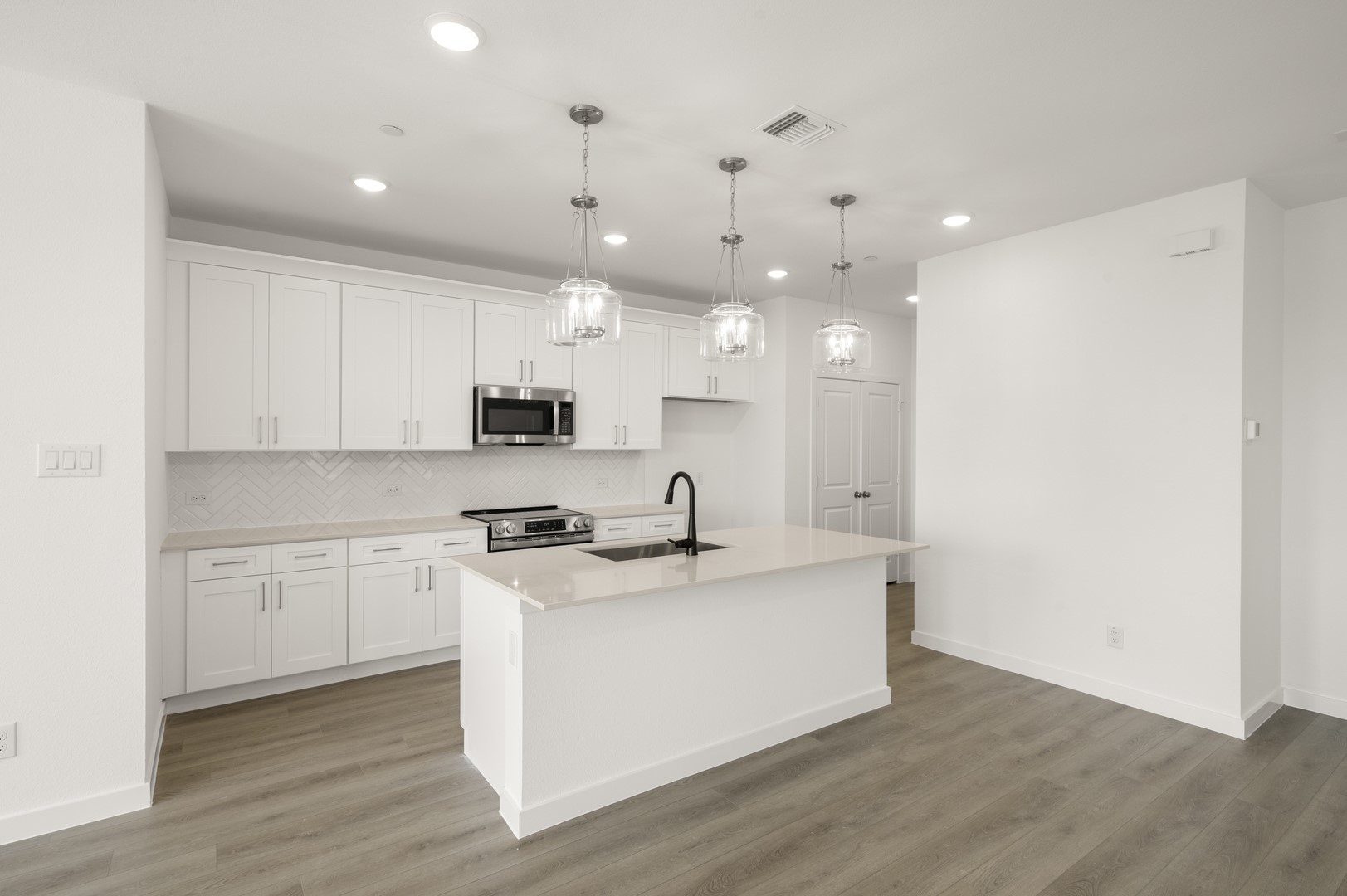 5712 Lakeview Drive Watauga TX 76148