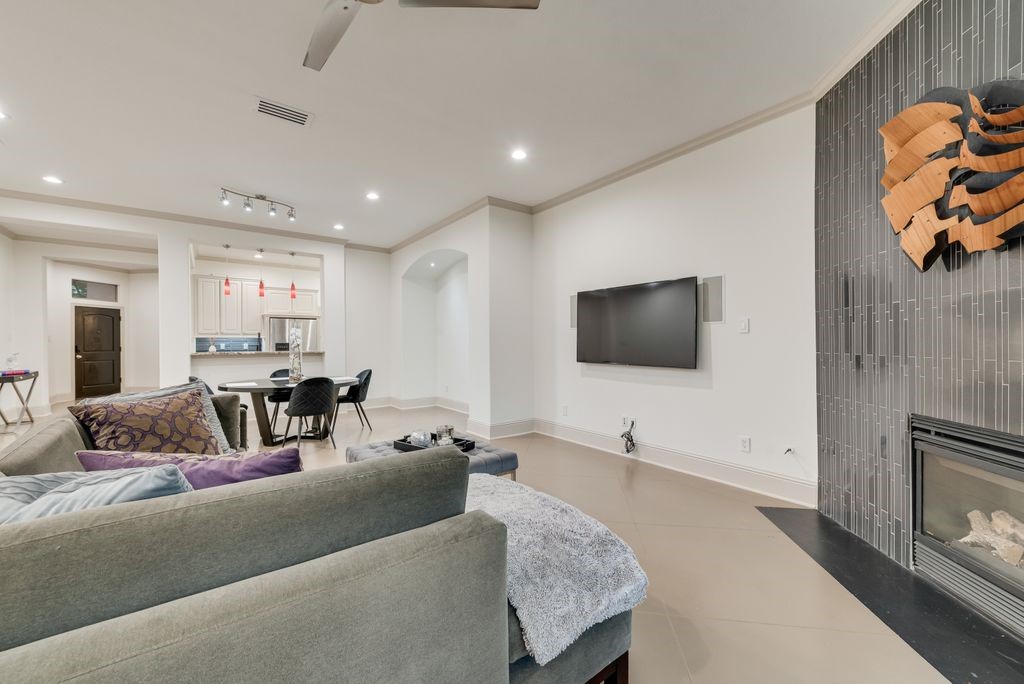 5113 Vandelia Street Dallas TX 75235