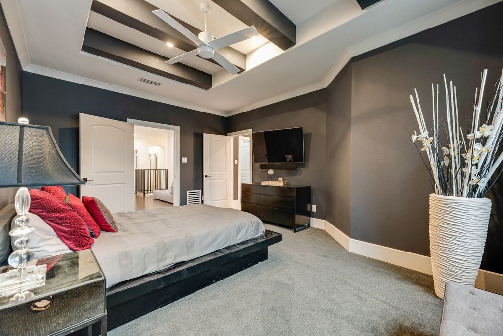 5113 Vandelia Street Dallas TX 75235