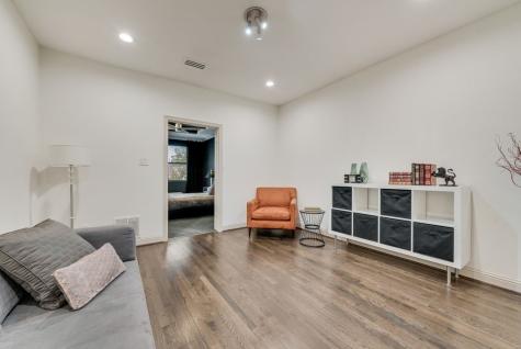 5113 Vandelia Street Dallas TX 75235