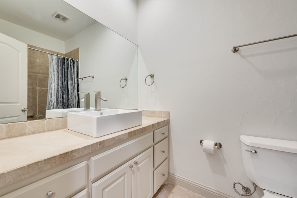 5113 Vandelia Street Dallas TX 75235