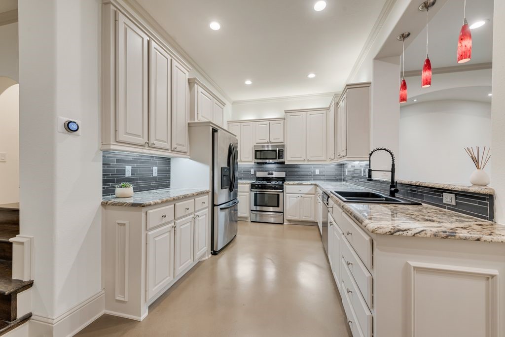 5113 Vandelia Street Dallas TX 75235