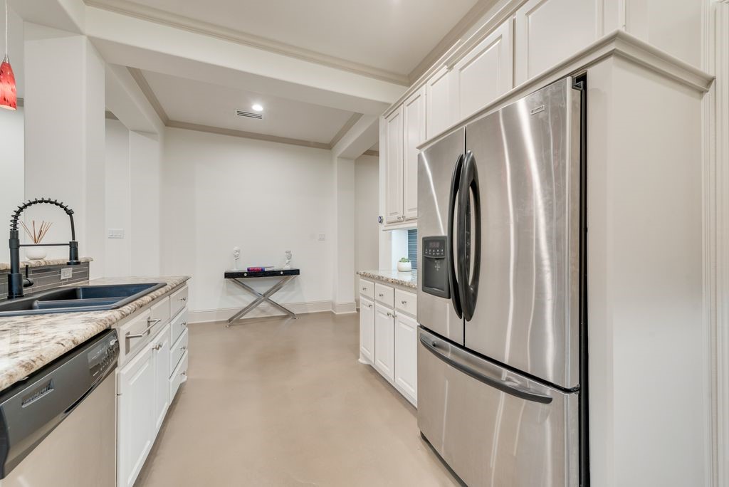 5113 Vandelia Street Dallas TX 75235