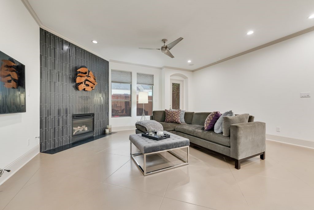 5113 Vandelia Street Dallas TX 75235