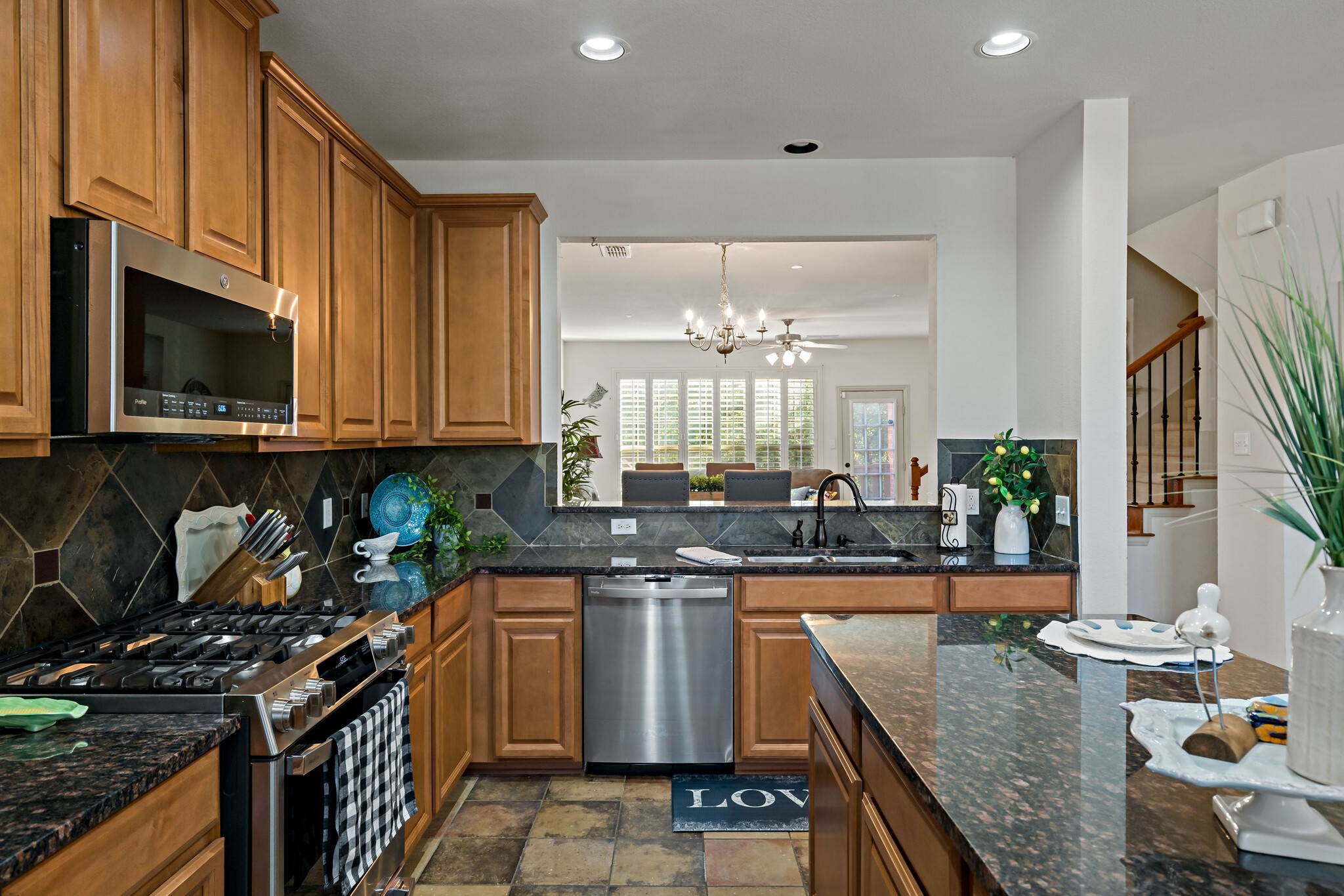 1582 Biltmore Lane Irving TX 75063