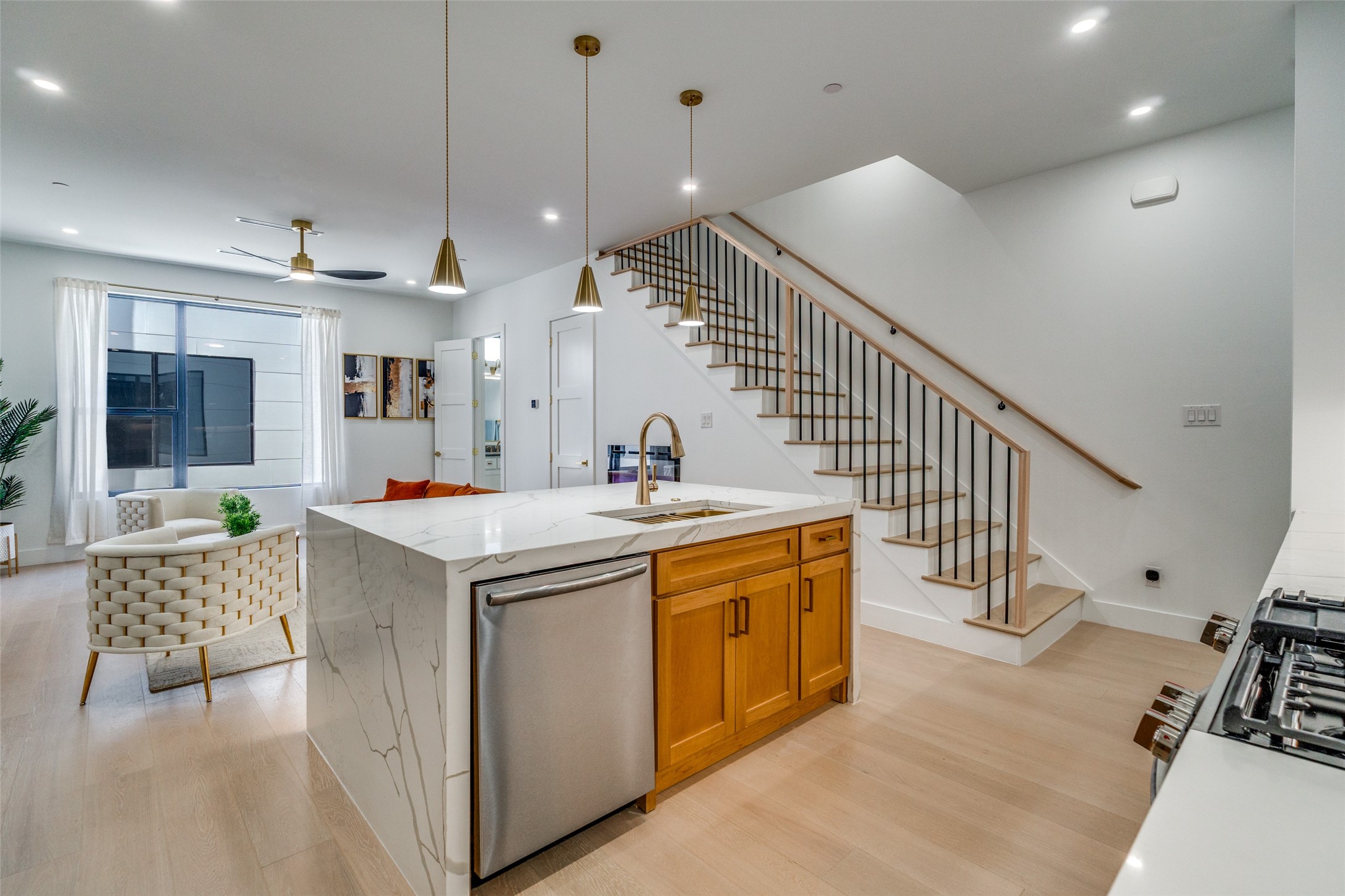708 W Tenth Street Dallas TX 75208