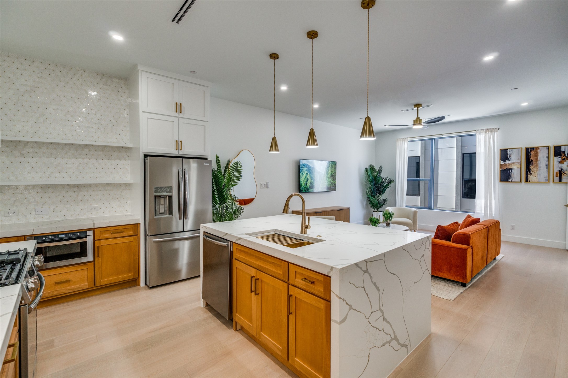 708 W Tenth Street Dallas TX 75208