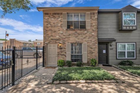 1349 S 11th Street Waco TX 76706