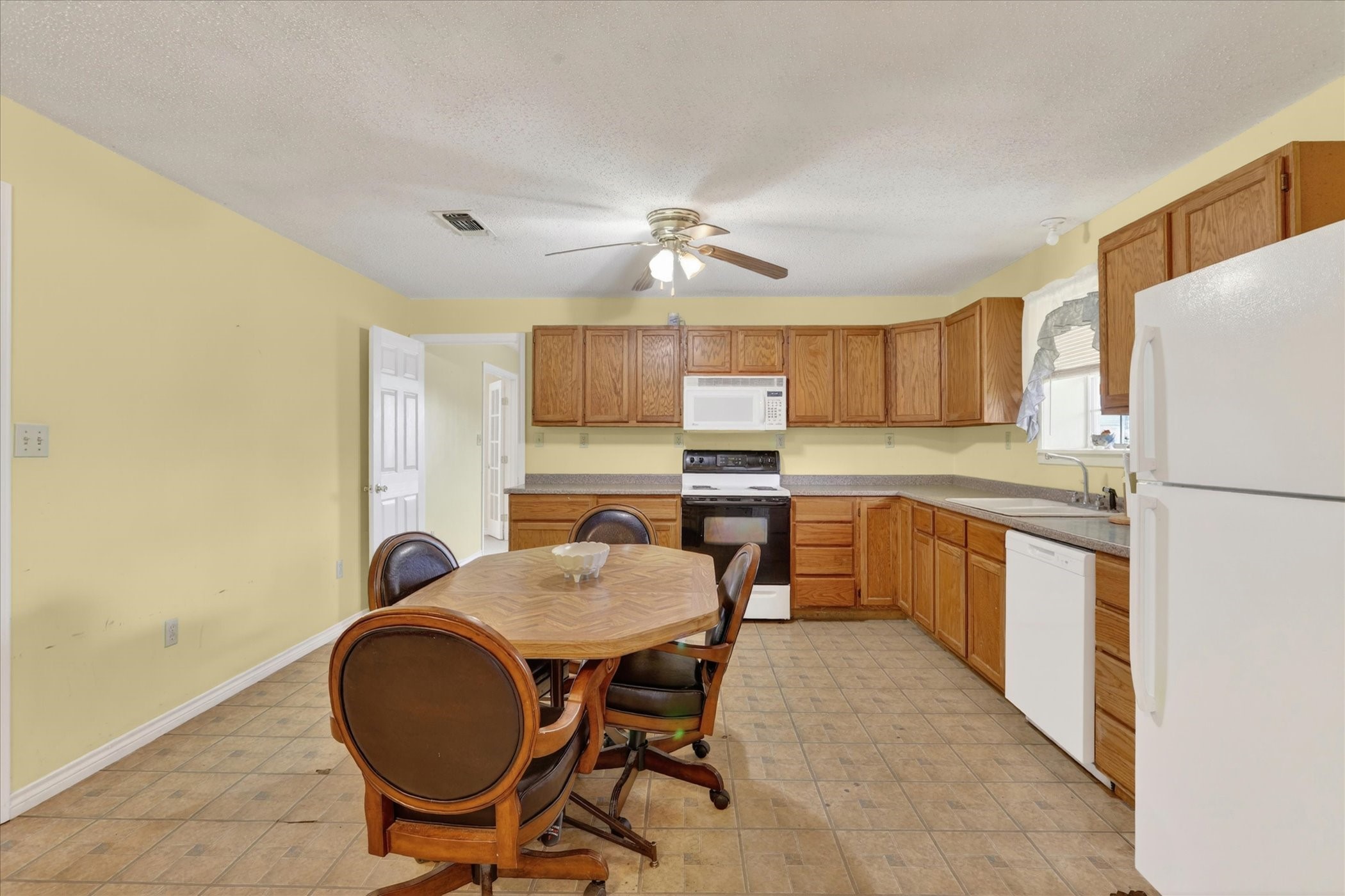 1092 W Highway 199 Springtown TX 76082
