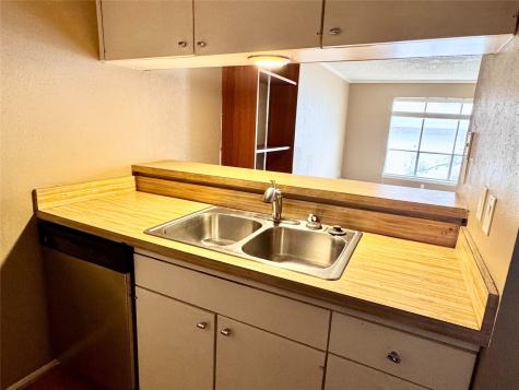 4859 Cedar Springs Road Dallas TX 75219