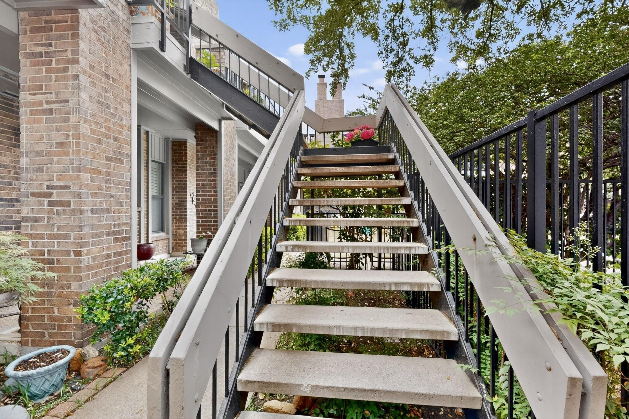 10764 Villager Road Dallas TX 75230
