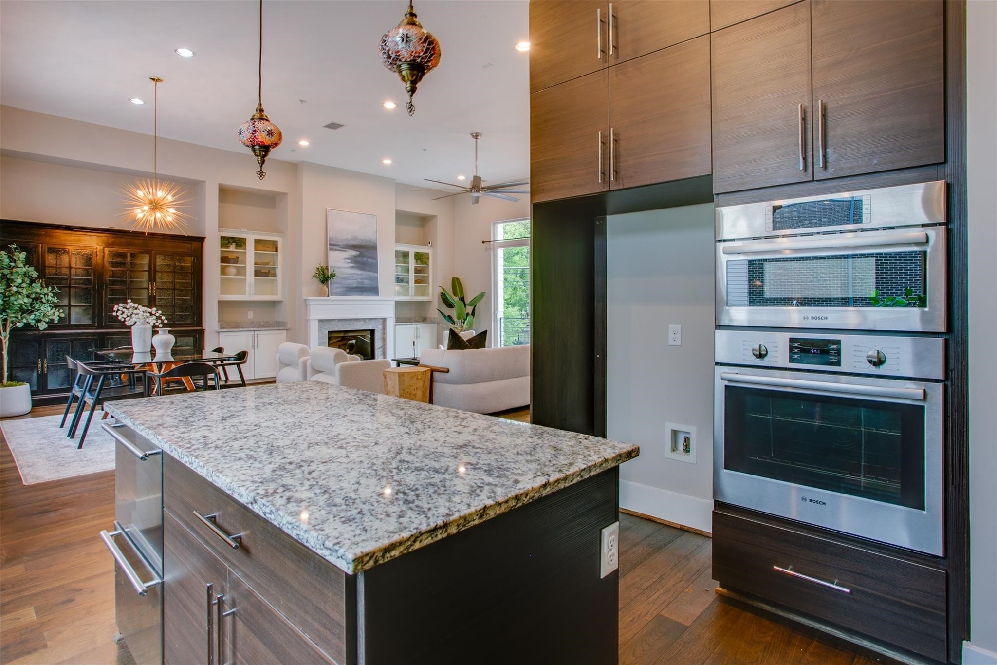 381 E Greenbriar Lane Dallas TX 75203