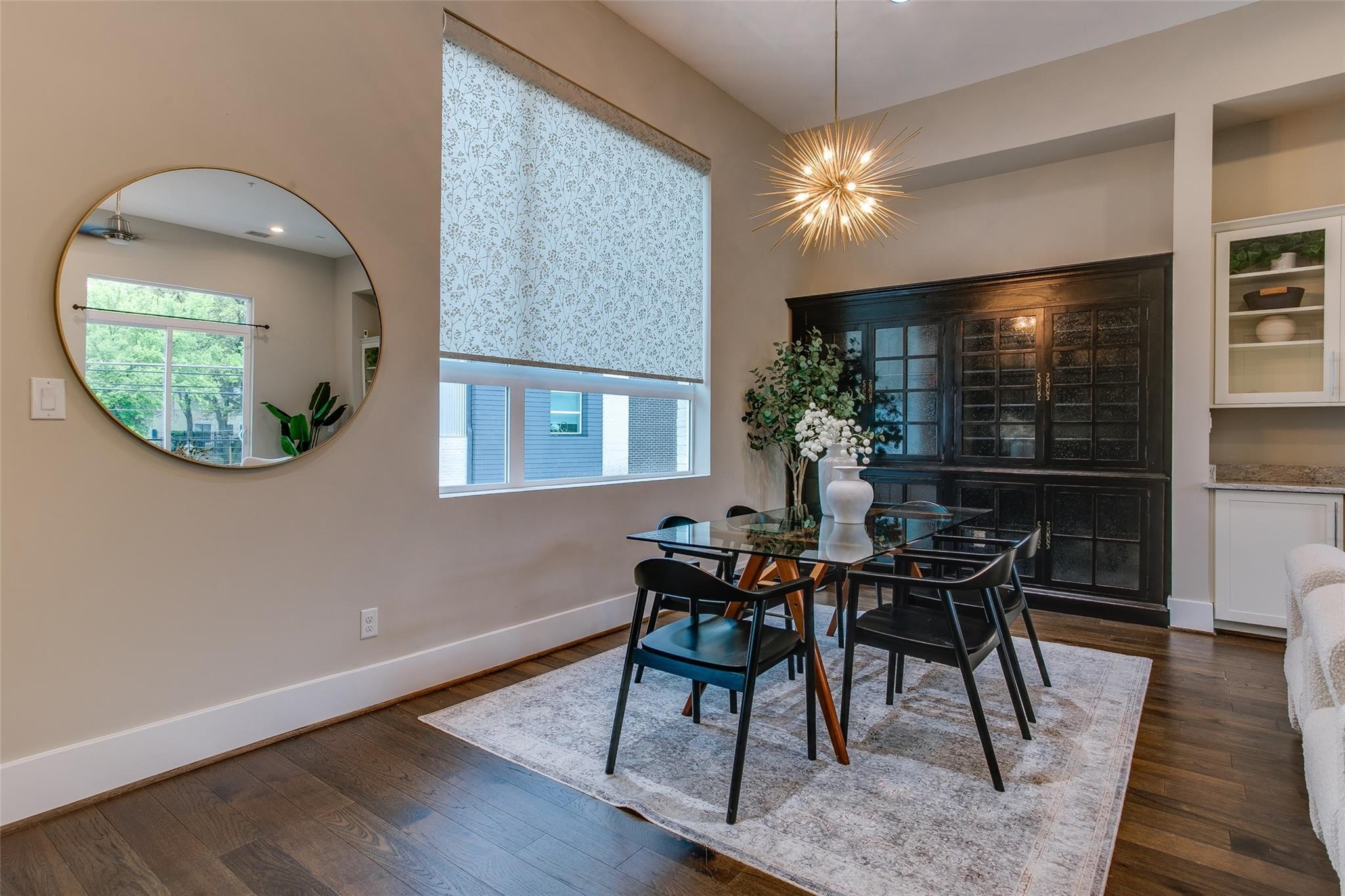 381 E Greenbriar Lane Dallas TX 75203