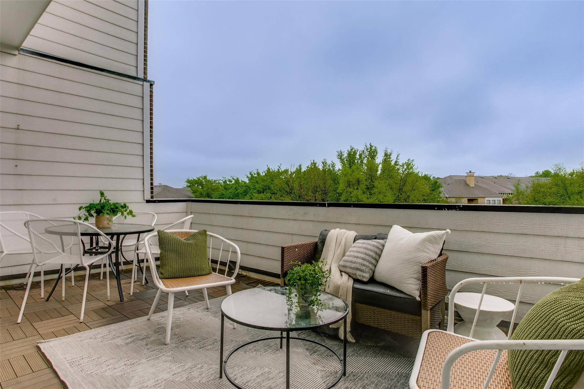 381 E Greenbriar Lane Dallas TX 75203
