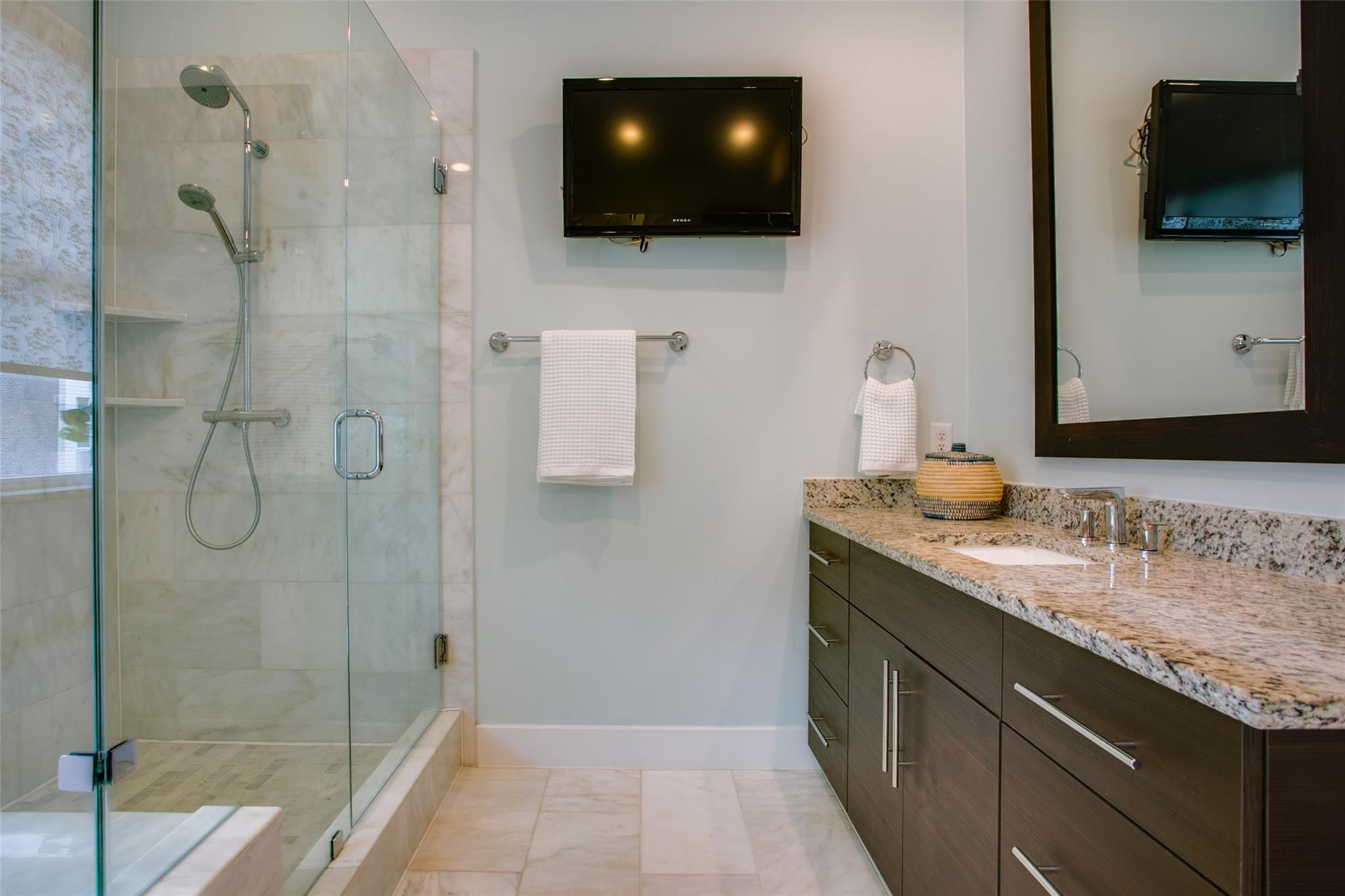 381 E Greenbriar Lane Dallas TX 75203