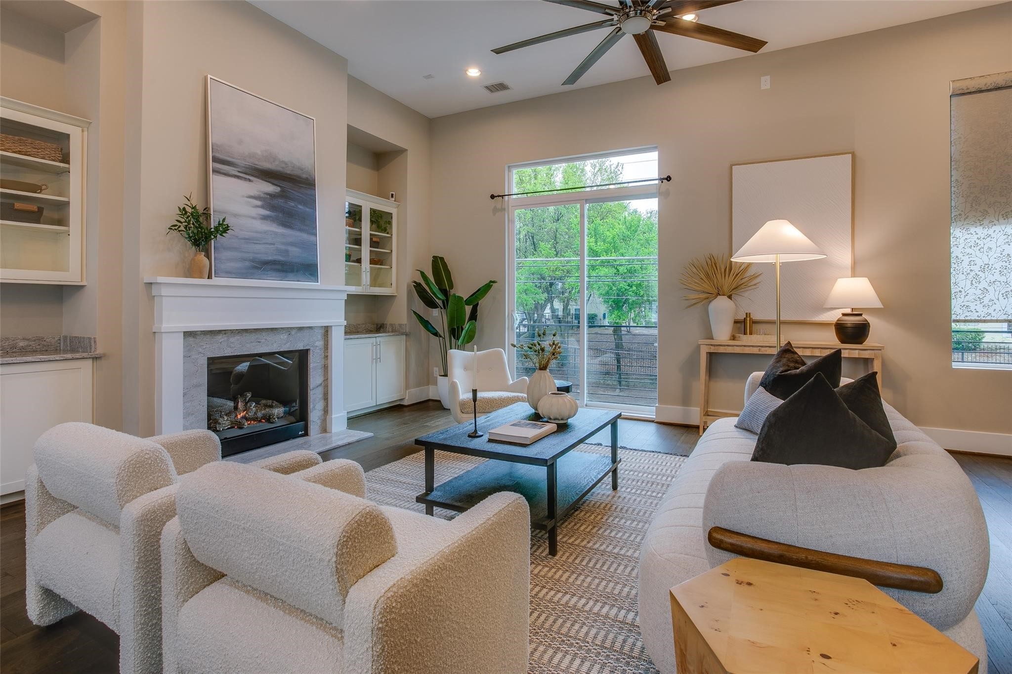 381 E Greenbriar Lane Dallas TX 75203