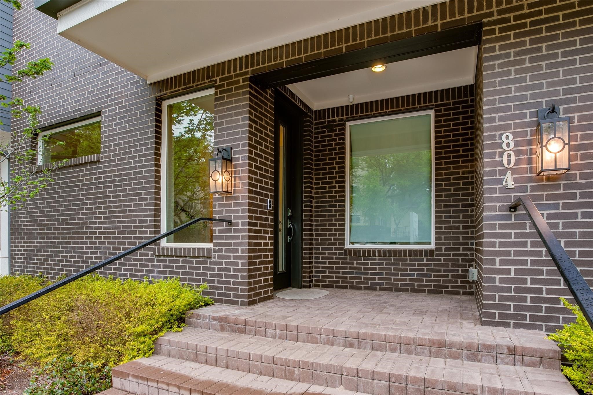 381 E Greenbriar Lane Dallas TX 75203