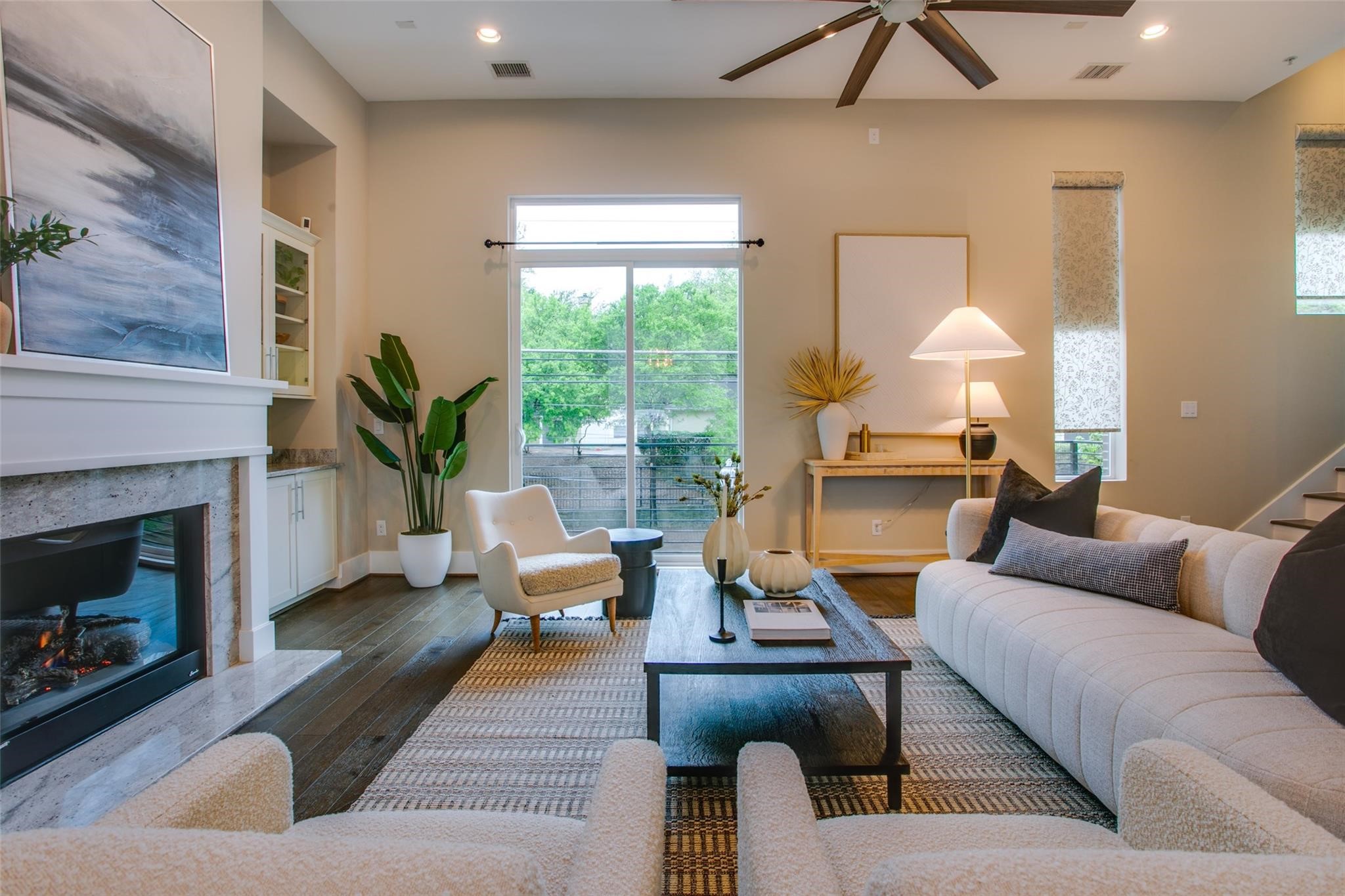 381 E Greenbriar Lane Dallas TX 75203