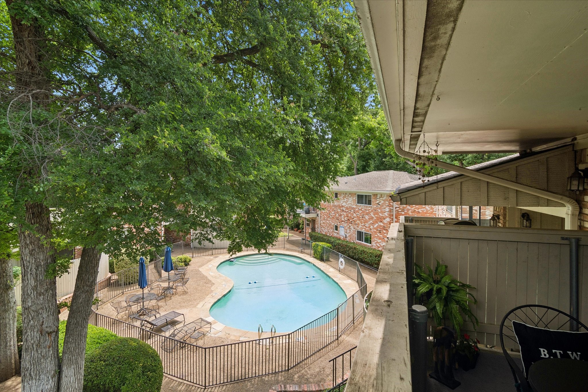 7806 Royal Lane Dallas TX 75230