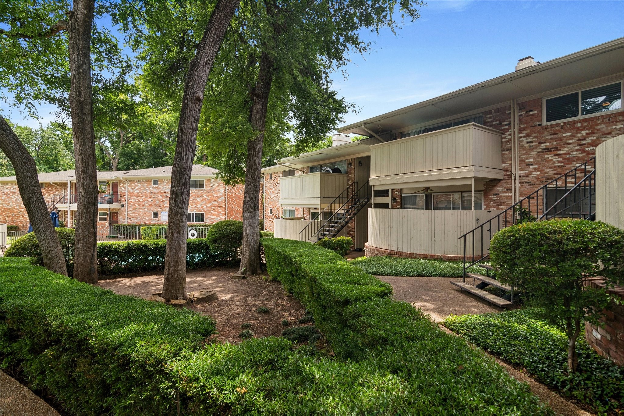 7806 Royal Lane Dallas TX 75230