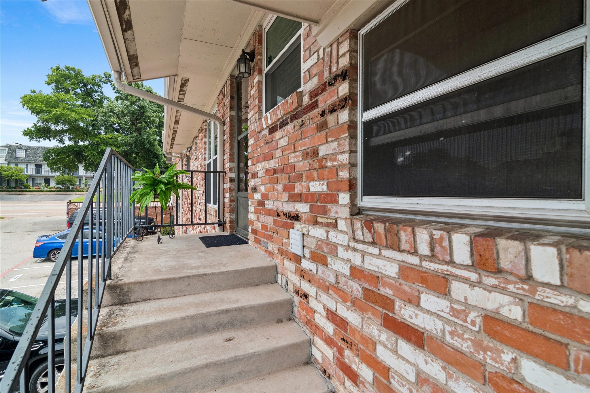 7806 Royal Lane Dallas TX 75230