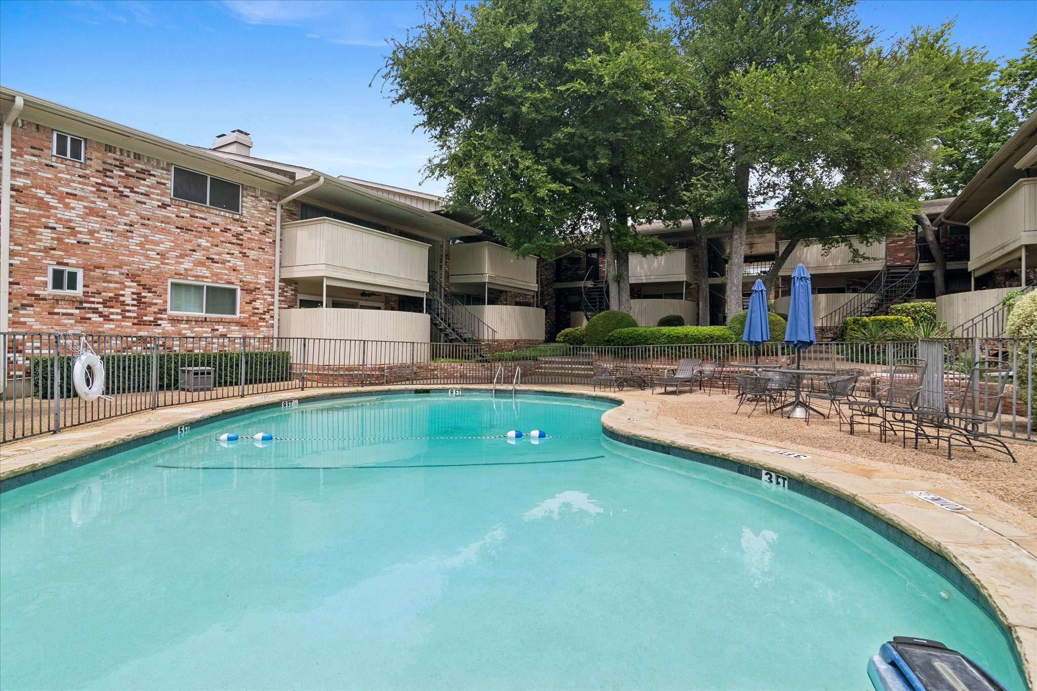 7806 Royal Lane Dallas TX 75230