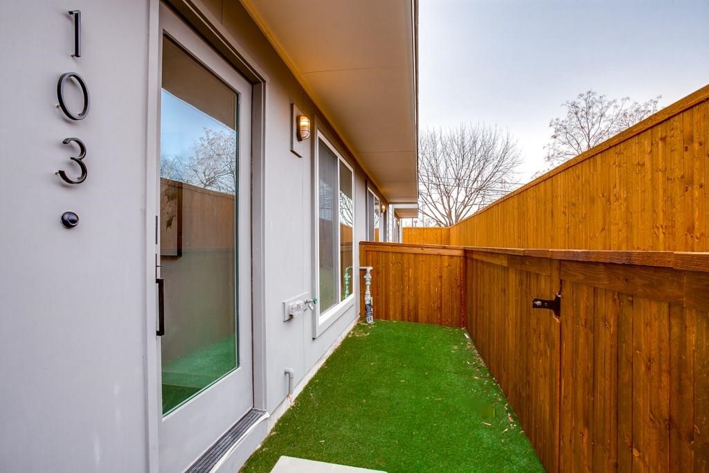 1901 N Carroll Avenue Dallas TX 75204